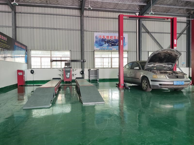 汽修實訓(xùn)中心