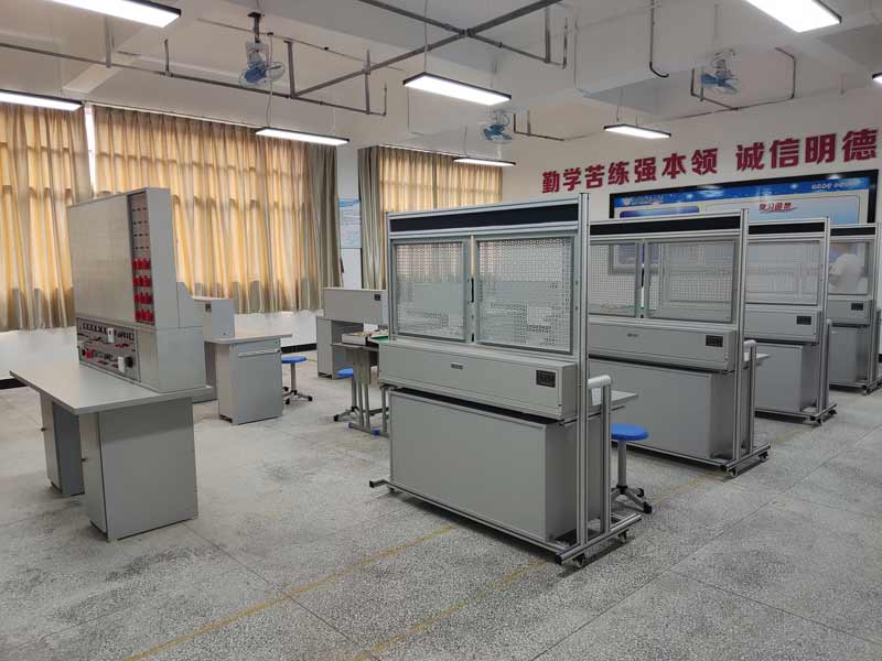 電子技術(shù)應(yīng)用專業(yè)實訓室